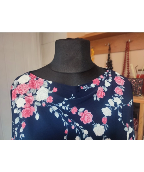 Granatowa bluzka z rękawem 3/4 kimono - kolorowe róże